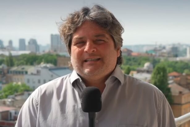 dara hassanzadeh eltern